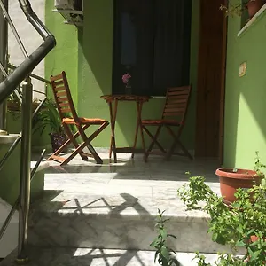 https://friends-house-tirana.hotels-in-tirana.com