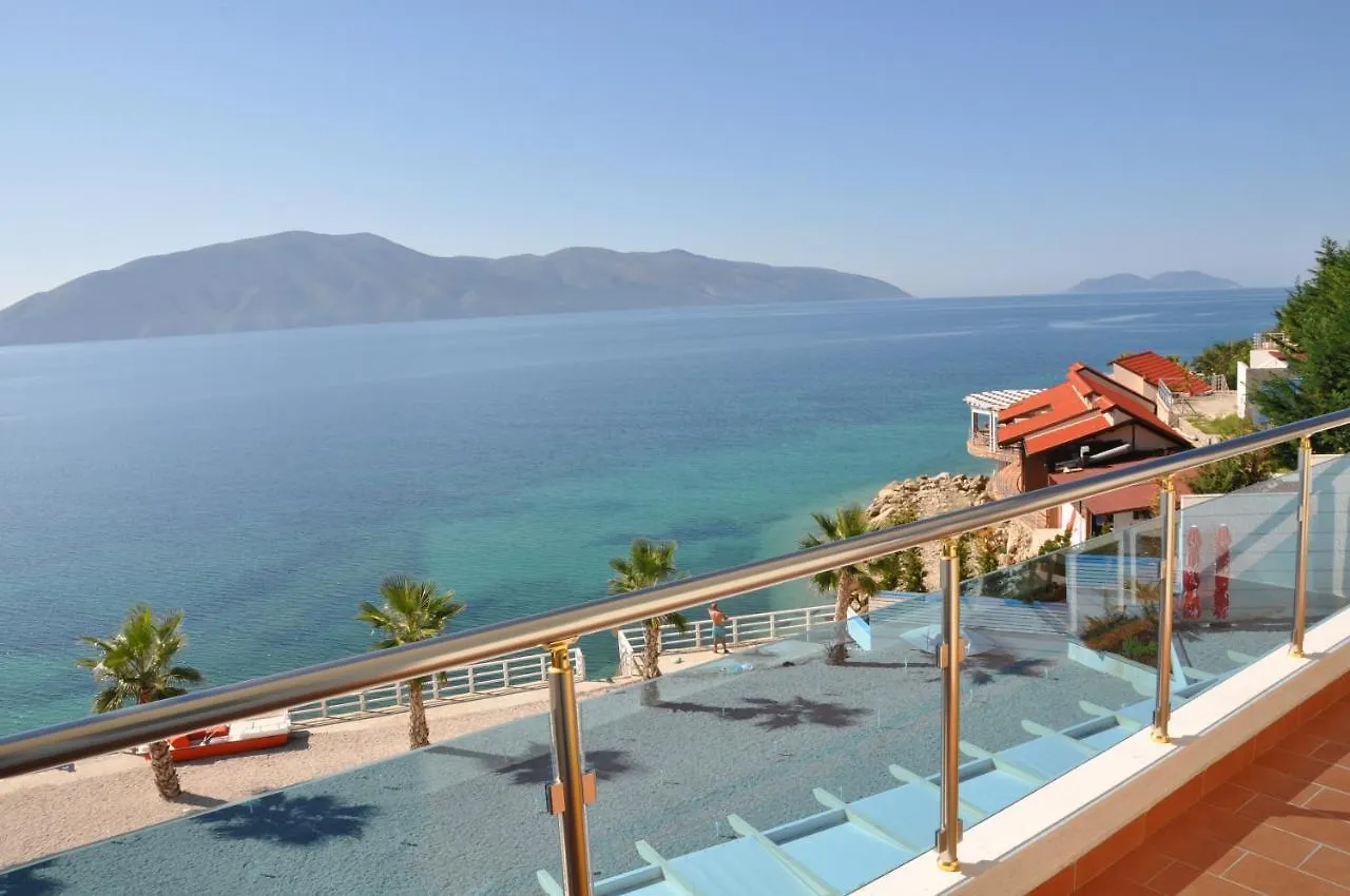 Coral Hotel & Resort Radhimë 4*,